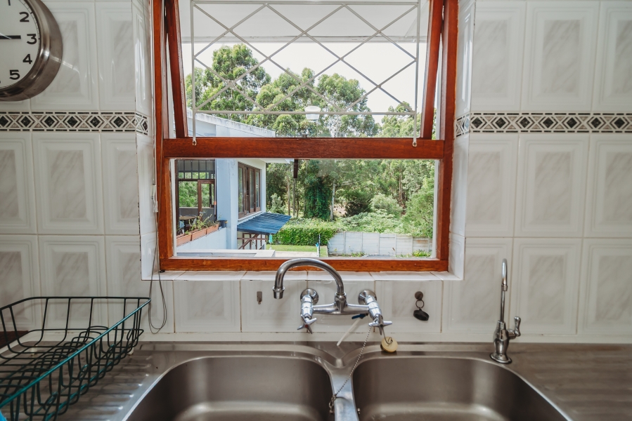 4 Bedroom Property for Sale in Twee Rivieren Western Cape